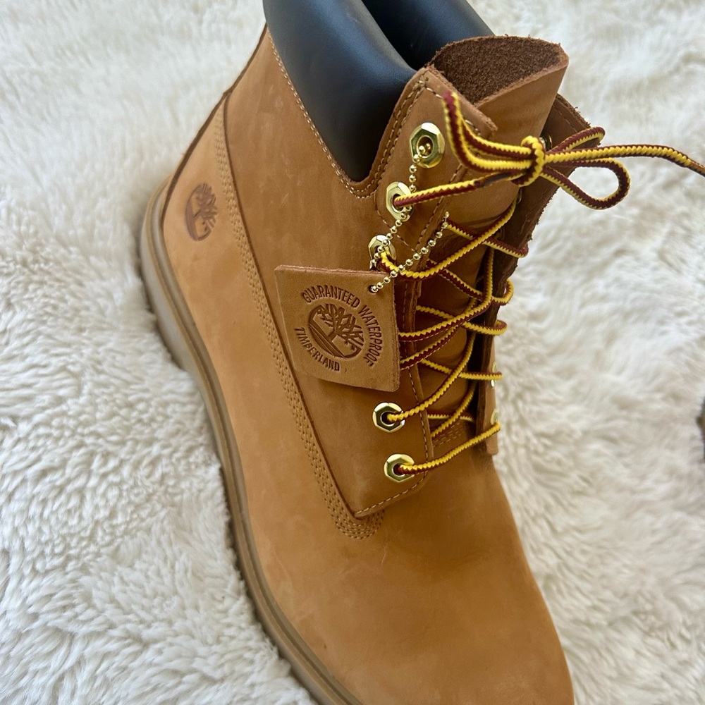 Timberland Classic Brown Leather Boots - Picture 11 of 14